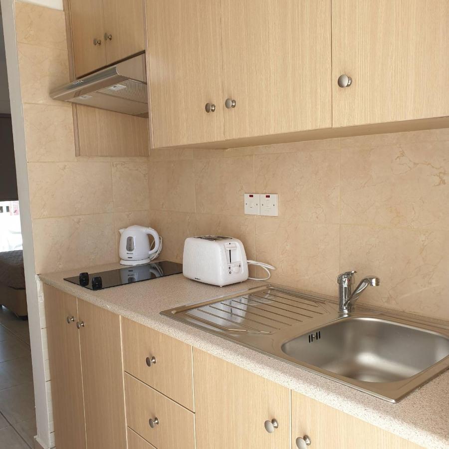 Napa Charles Apts Ajia Napa Zewnętrze zdjęcie